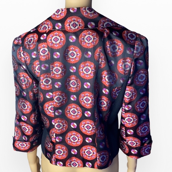 DIANE VON FURSTENBERG
Silk Floral Print Blazer Size 12 - Picture 6 of 11